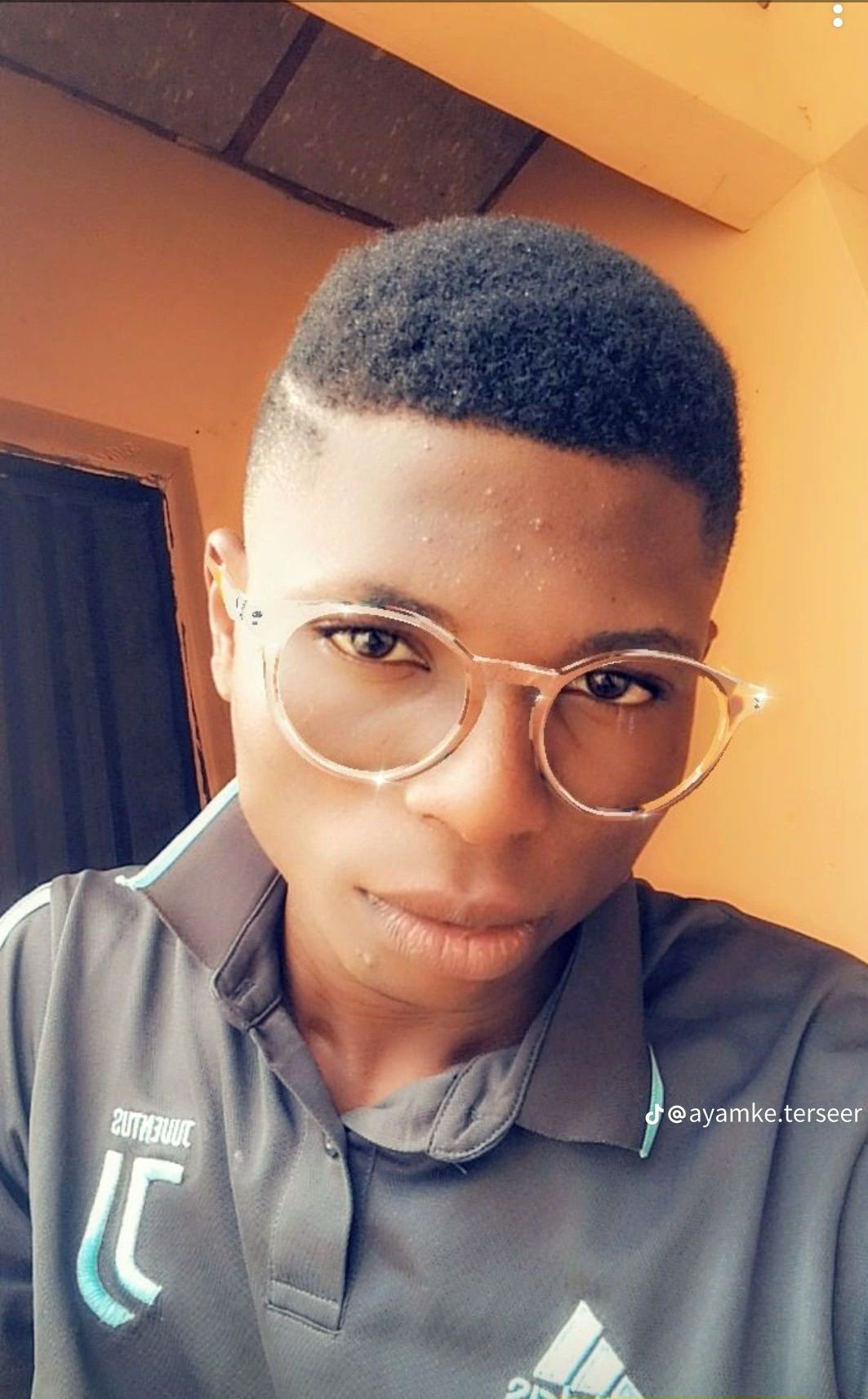 AYAMKE DESMOND Profile Picture