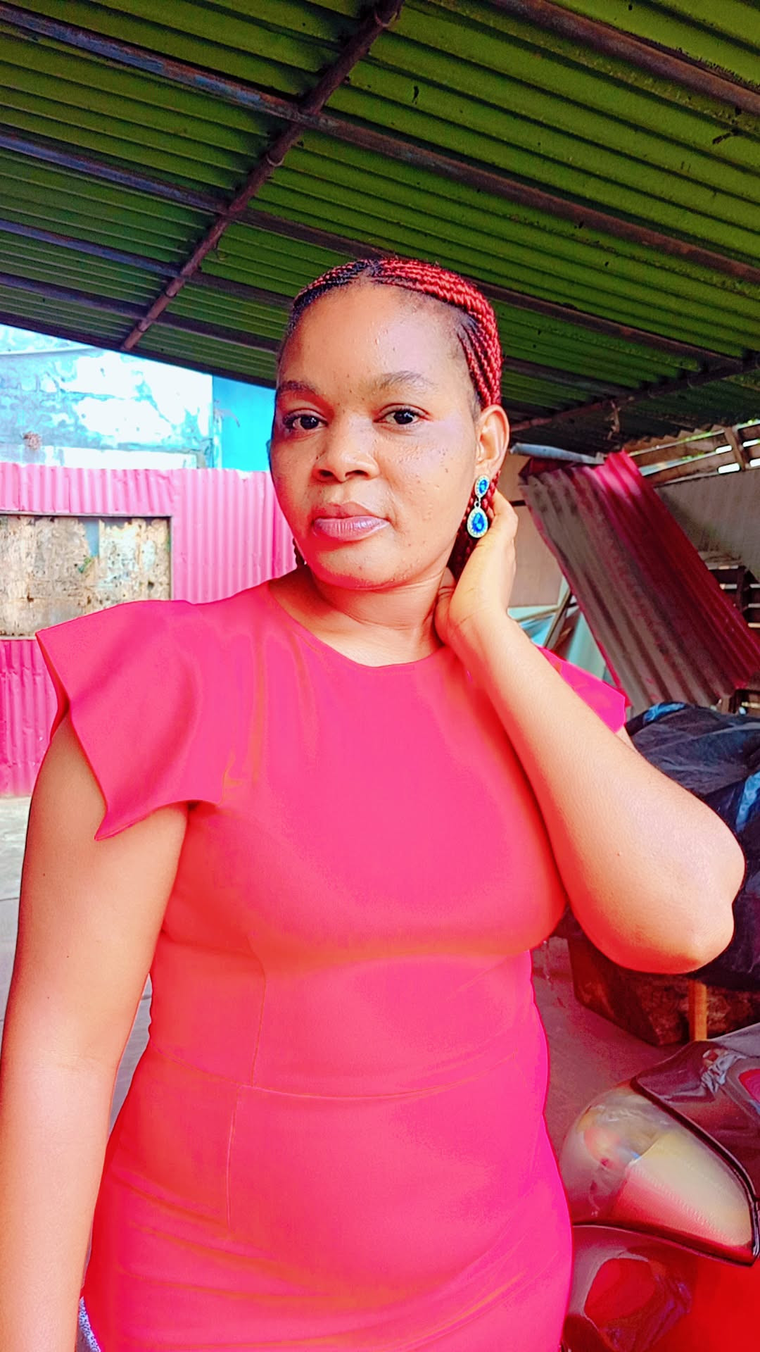 Queen B Profile Picture